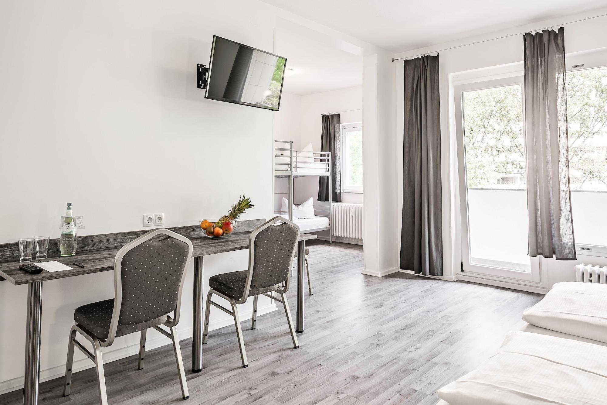 Hotel Alecsa Am Olympiastadion 3*