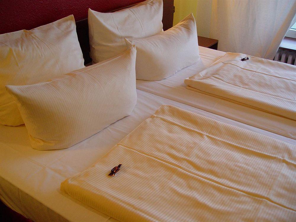 Hotel Alecsa Am Olympiastadion 3*