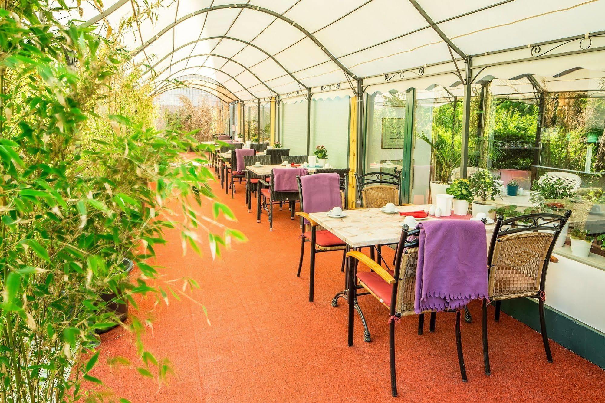 Hotel Alecsa Am Olympiastadion 3*